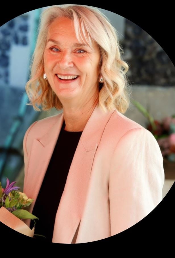 Lindsay Brown headshot