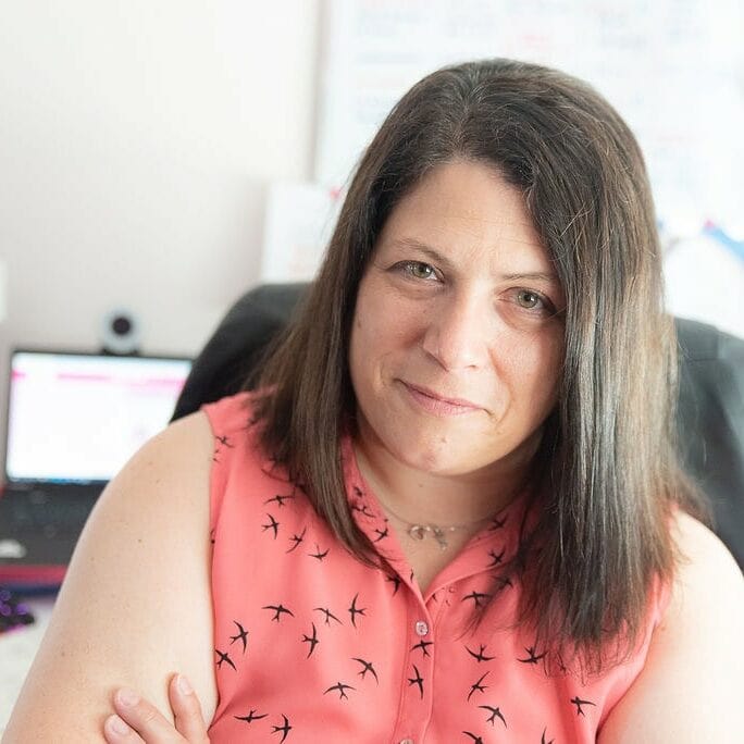 Vikkie - Red and White Media